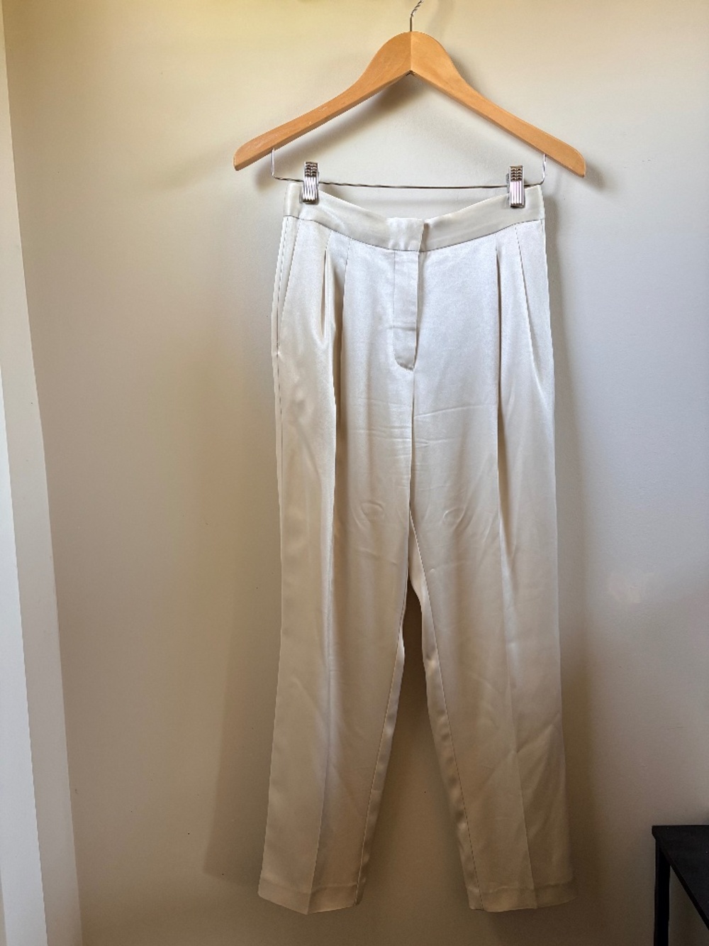 Aritzia Babaton Satin Pants